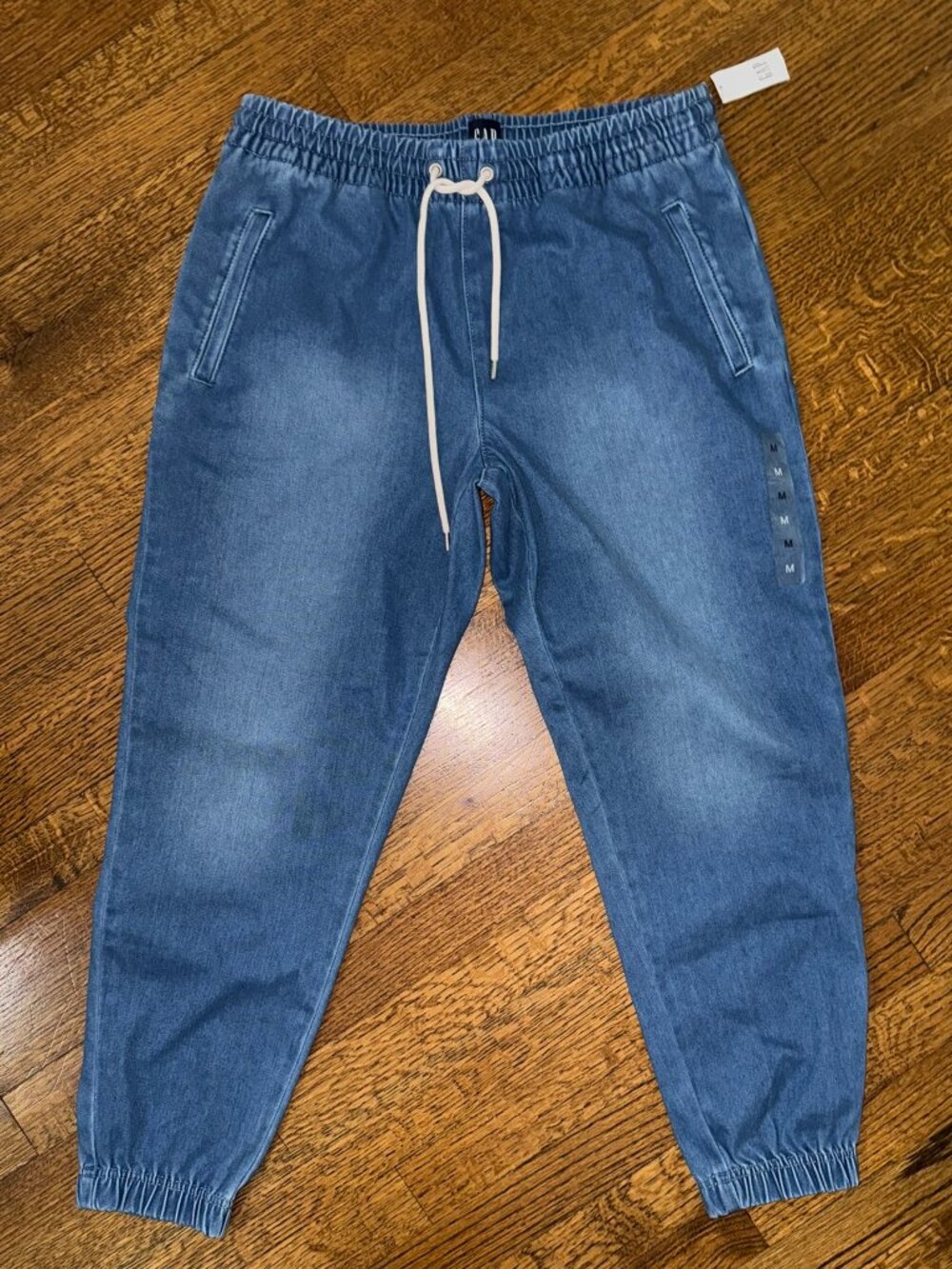 NWT GAP Denim Jogger Pull-on Pants with Drawstring in Medium Wash - Size M